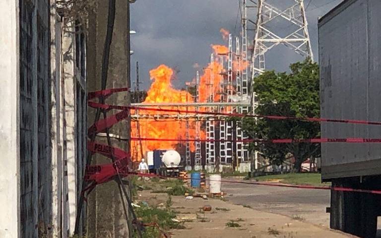 Explotan ductos del complejo «Pajaritos» en Coatzacoalcos