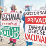 AMLO cuestiona si es justo y moral vacunarse con un amparo