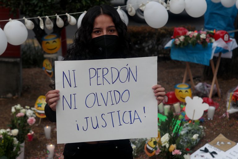 Muy tarde y después de dos semanas , AMLO pidió perdón a las víctimas de la Línea 12