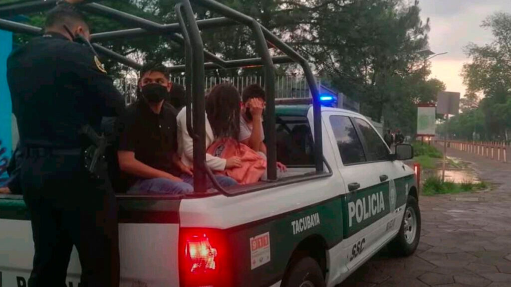 Tiktokers se cuelan a la Feria de Chapultepec para hacer videos; esto les pasó
