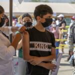 En Baja California, piden a jóvenes no acudir “crudos” a recibir vacuna contra el Covid-19