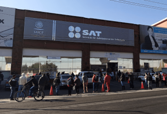 Denuncian venta de citas en el SAT; piden regularizar el sistema