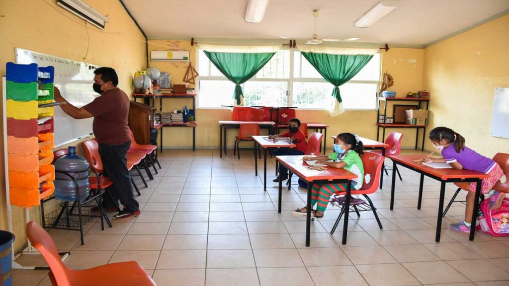 ¿Qué cubrebocas no se deben usar y para quiénes no es obligatorio en el regreso a clases? SEP lo explica