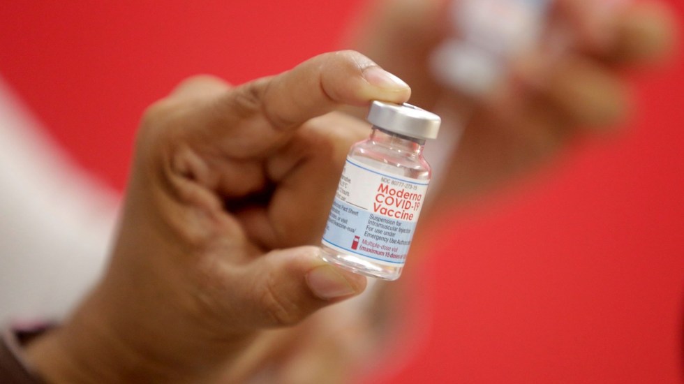 Plantea EE.UU. donar a México vacunas de Moderna y AstraZeneca