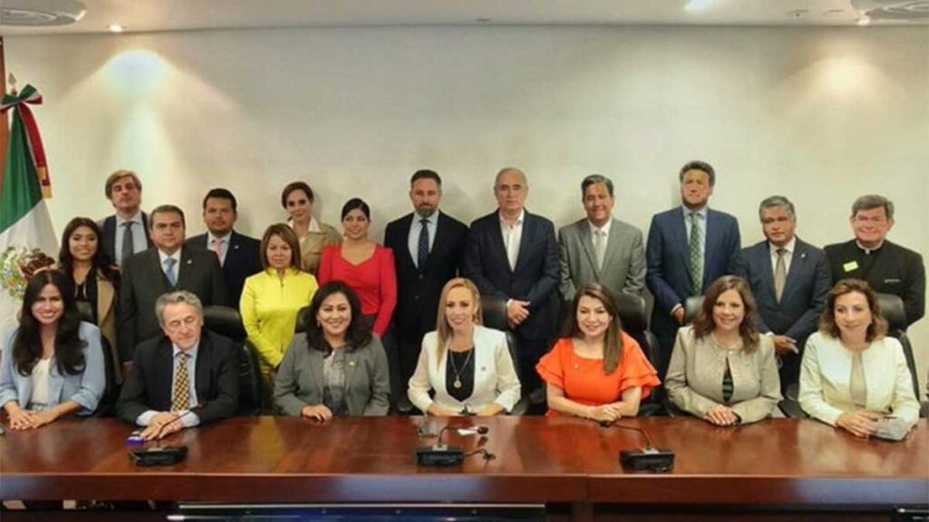 Legisladores panistas y príistas se unen a la “Carta de Madrid”