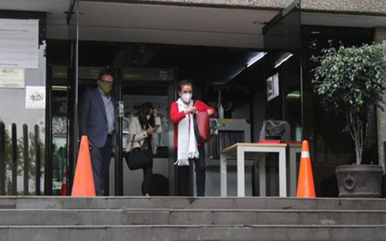 Exsecretaria técnica del Conacyt comparece en FGR por presunto desvío de 244 mdp