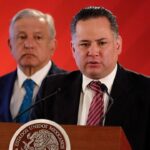 AMLO califica boda de Santiago Nieto como un asunto escandaloso