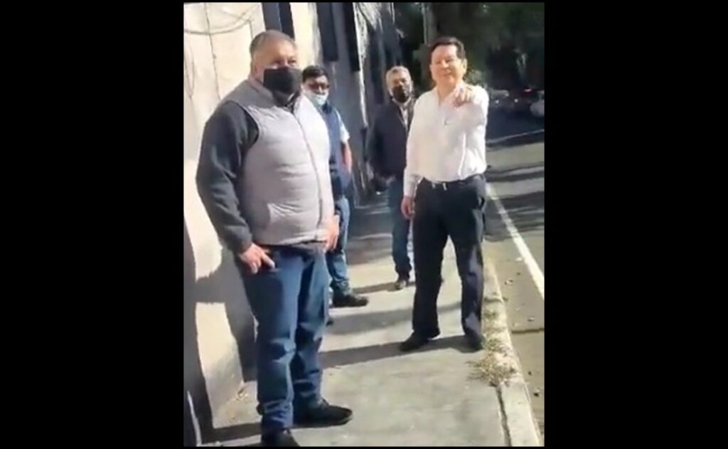 Cesan a oficial mayor de la CNDH que agrede y llama «maricón» a víctima de tortura en un video