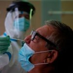 Ómicron: ¿Cuánto tiempo tarda en incubarse esta variante y en dar positivo en una prueba de antígenos?