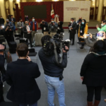 “Los principales asesinos son servidores públicos”: periodistas protestaron en “la mañanera” ante clima de violencia