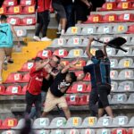 Violencia extrema en el fútbol mexicano: decenas de heridos en una batalla campal entre hinchas de Querétaro y Atlas
