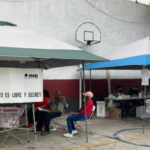 Baja participación, quejas sobre las casillas y mensajes de apoyo a AMLO marcan la primera consulta de revocación