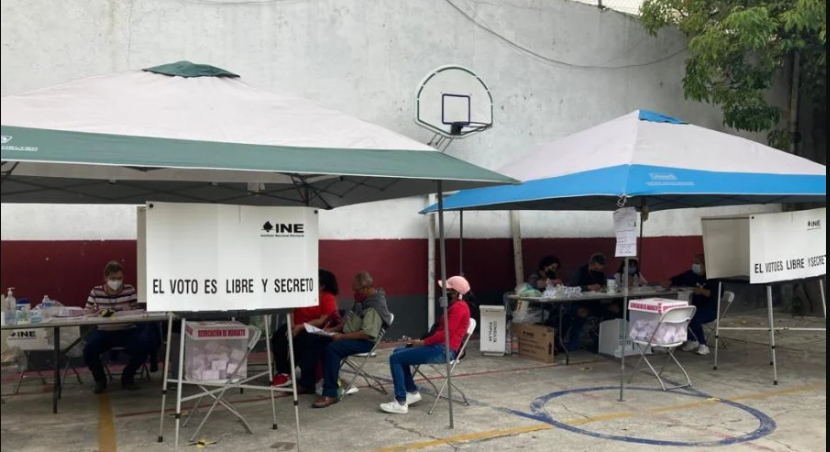 Baja participación, quejas sobre las casillas y mensajes de apoyo a AMLO marcan la primera consulta de revocación