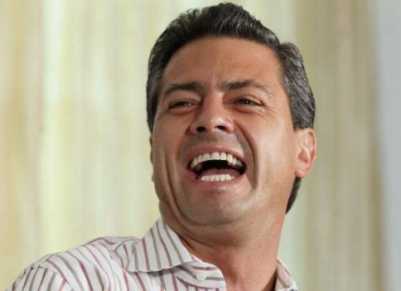UIF presenta ante FGR denuncia contra Peña Nieto