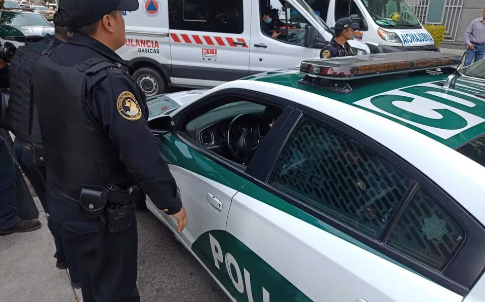 En CdMx, intento de asalto desata balacera afuera de plaza en alcaldía Benito Juárez; reportan al menos un muerto