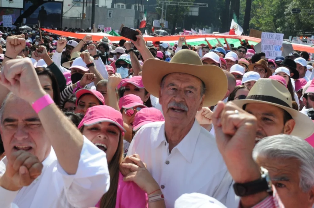 Riña de cifras por marcha del INE; Calderón estima medio millón con base en cálculo de exdirector del Cisen