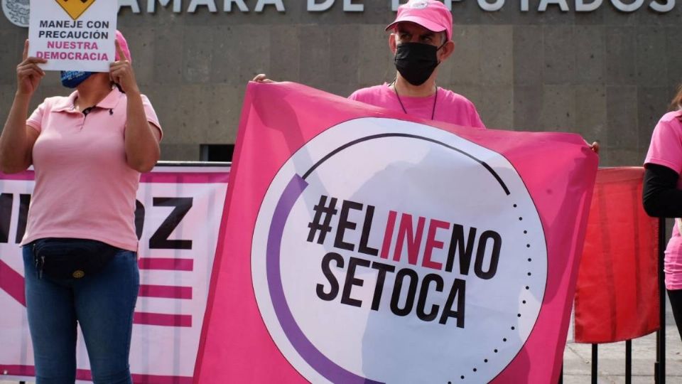 AMLO vuelve a la carga contra el INE: «No se toca, son los intocables de la mafia del poder»