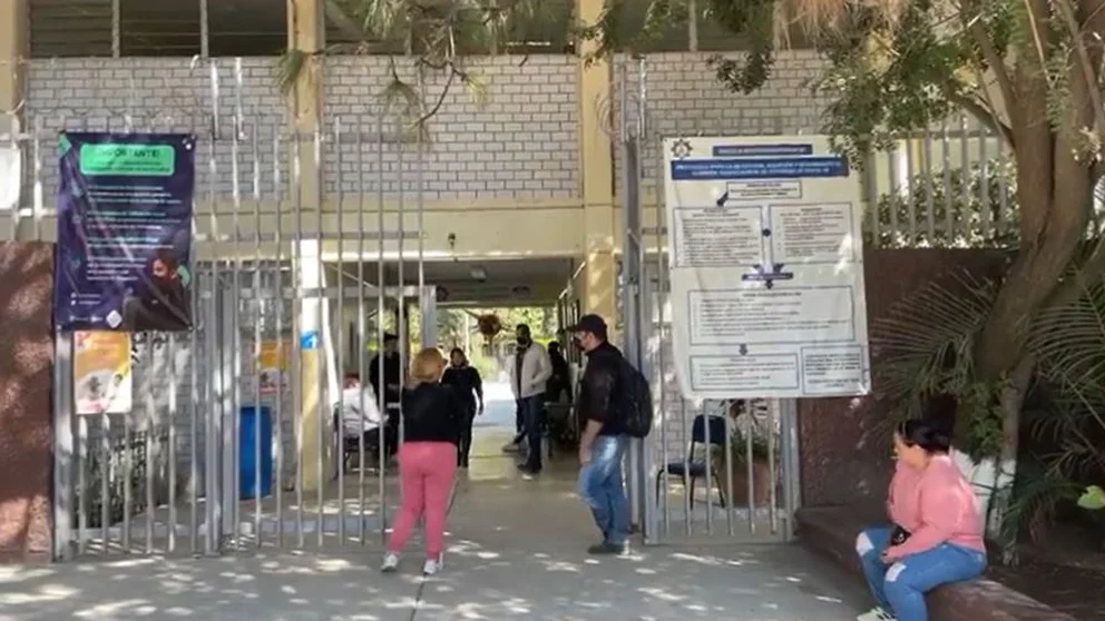 Retuvieron a un adolescente de 15 años armado en una posada de secundaria en Tlaquepaque
