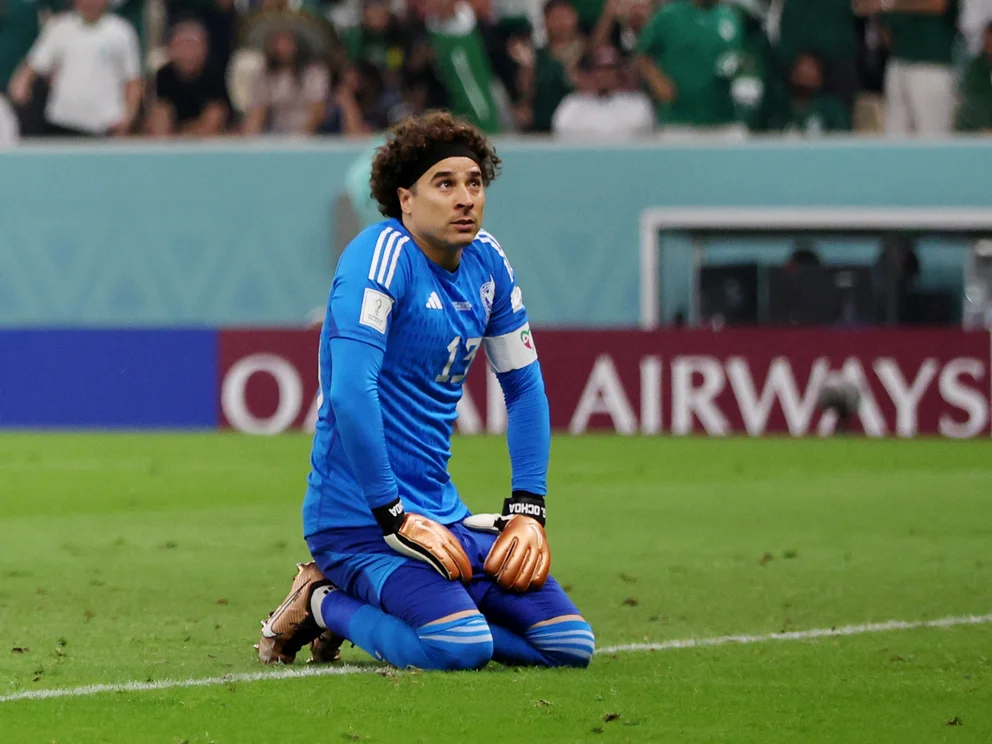 Memo Ochoa dejó el club América para irse a Europa