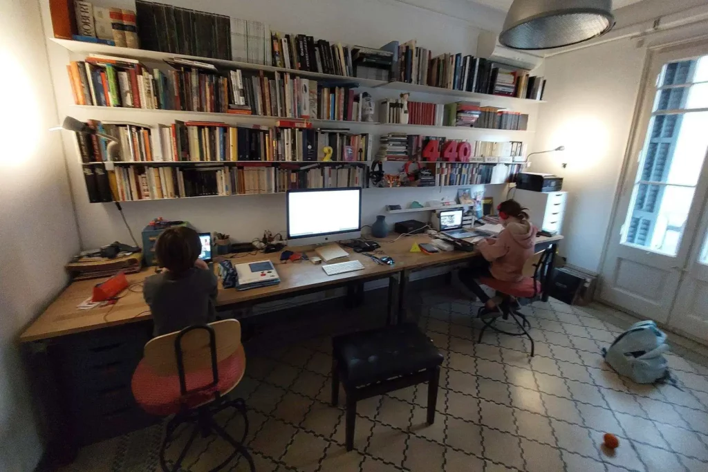 Más de un tercio de año escolar perdido por la pandemia, según estudio