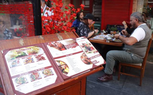 Restaurantes de la CDMX estarán obligados a colocar menús con precios en la entrada