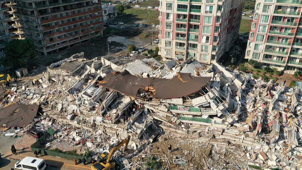 El balance se actualizó: van más de 5 mil muertos por terremoto en Turquía y Siria