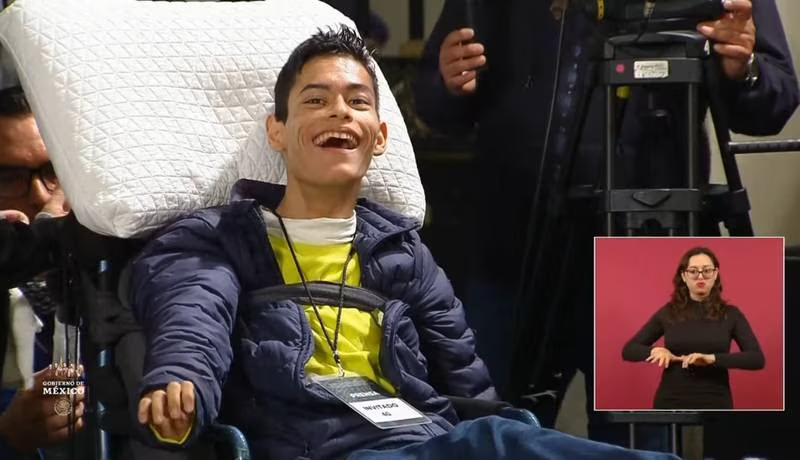 ¿Quién es Daniel Robles Haro? Joven con discapacidad que cuestionó a AMLO en la mañanera