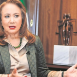 Jueza de CDMX dictamina que la ministra Yasmín Esquivel no plagió su tesis