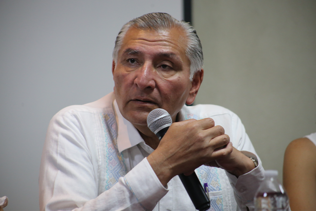 Adán Augusto cierra gira en Oaxaca con mensaje a Televisa: «sólo doy entrevistas al pueblo»