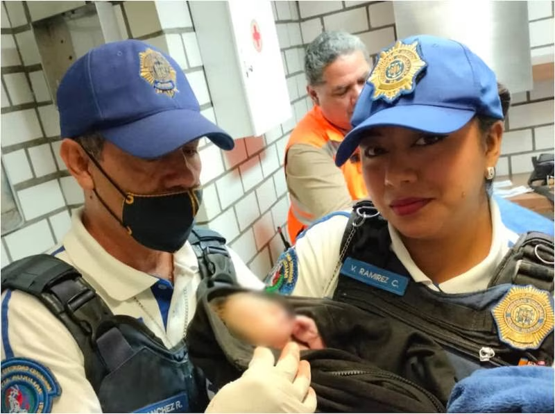 Mujer da a luz en estación Acatitla de la Línea A del Metro
