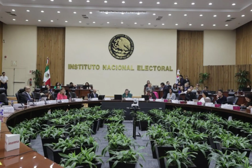 INE emite lineamientos para aspirantes presidenciables de 4T y del Frente Amplio por México