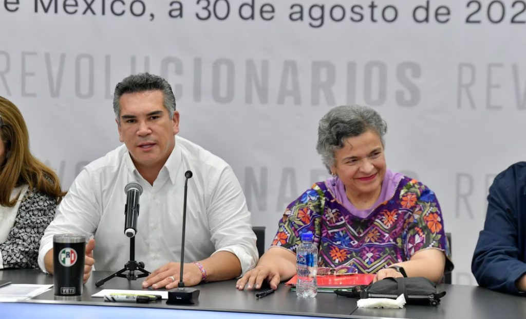Beatriz Paredes declina por Xóchitl Gálvez