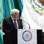 Maussan encabeza audiencia OVNI en Cámara de Diputados y afirma: «si México lo acepta, podríamos viajar a otros universos»
