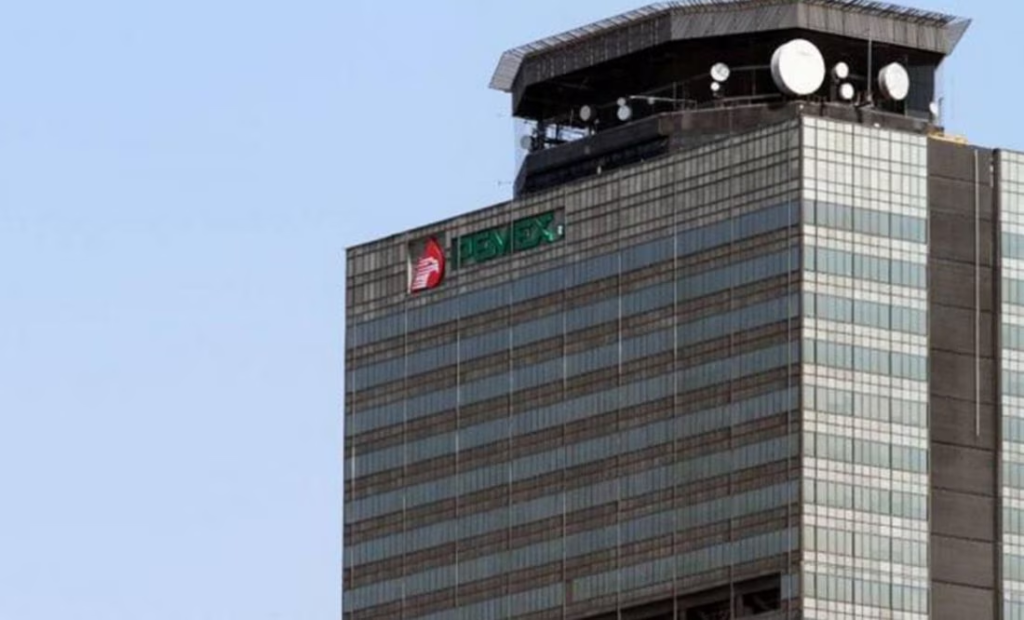 «La situación se complica día con día»; Latinus expone correos de Pemex sobre adeudos a empresas