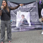 Colectivos feministas protestan frente al bunker contra reelección de Ernestina Godoy