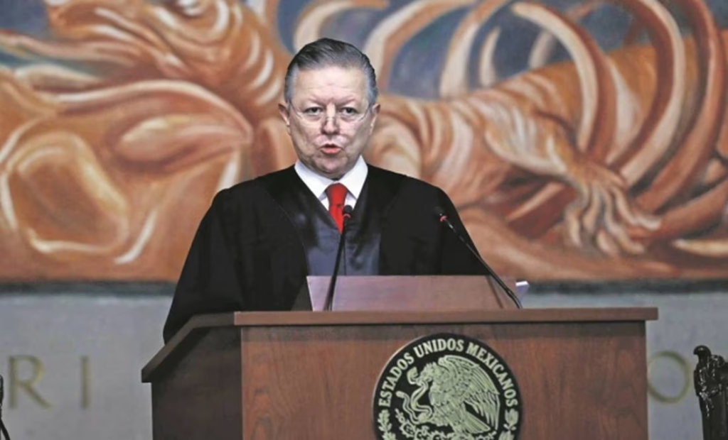 ARTURO ZALDÍVAR RENUNCIA A LA CORTE. SE AJUSTA A LA CONSTITUCIÓN, DECLARA