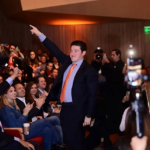 Acusan a Samuel García de frenar sueldos a trabajadores del Gobierno de Nuevo León