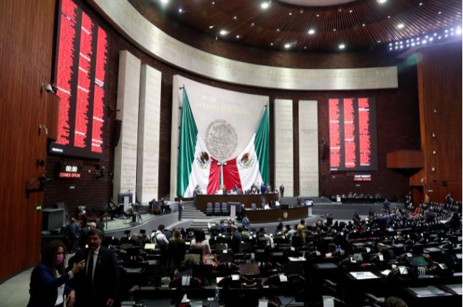 Diputados de MORENA Avalan Reformas para Combatir Discriminación en Redes Sociales