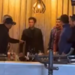  Confrontan a Javier Corral en restaurante de Chihuahua