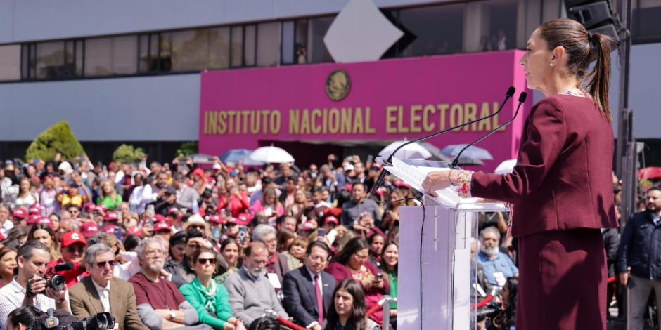 Se registra Sheinbaum; “extendemos la mano para ir al camino juntos”