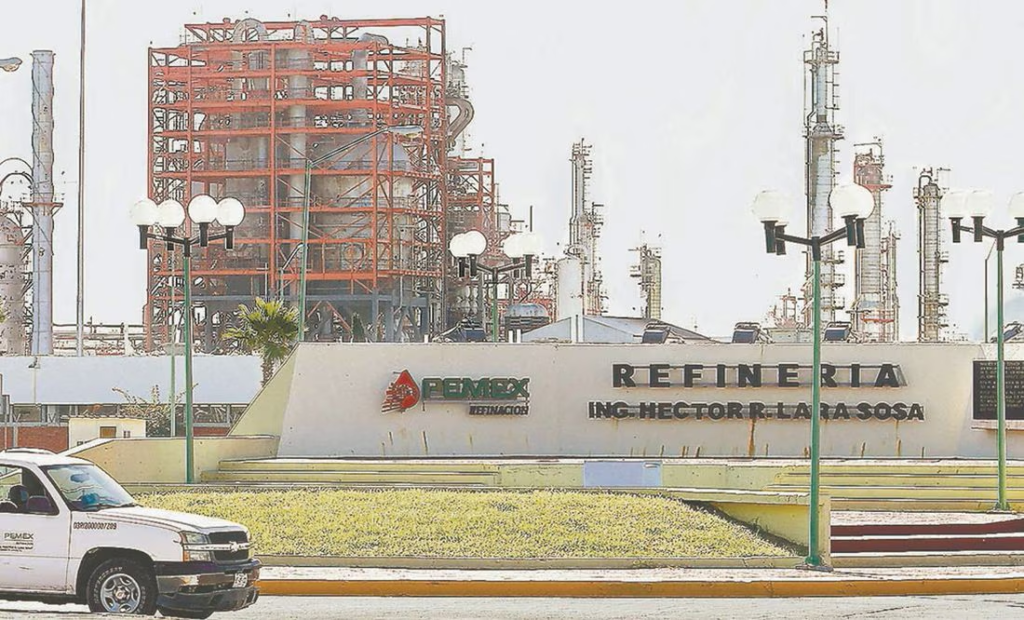 Tras debatir con Xóchitl Gálvez y Álvarez Máynez, AMLO pide a Pemex informar de emisiones en refinería de Cadereyta