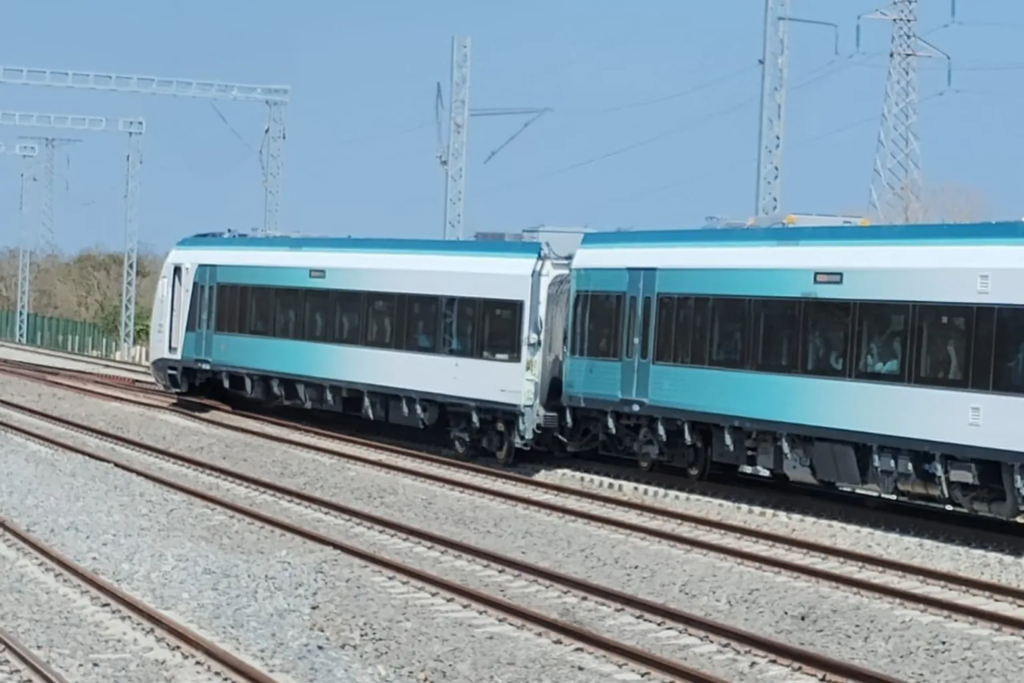 Descarrilamiento de vagón del Tren Maya, por falta de fijación en tornillos en vías: Sedena
