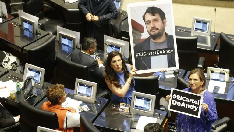 ¿Amigo del hijo de AMLO confirma corrupción? Filtran audio que podría poner en ‘jaque’ a IMSS-Bienestar