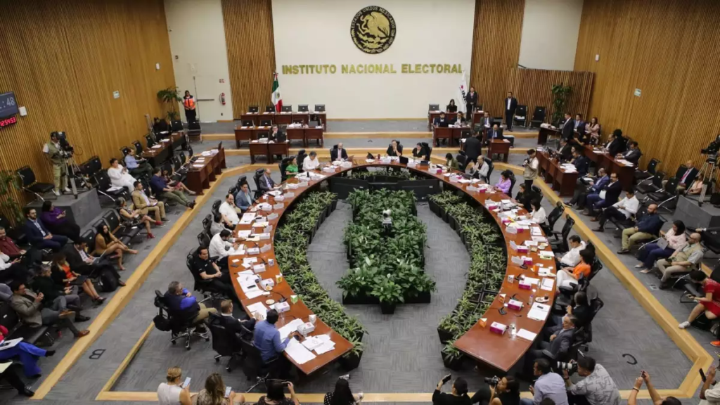 A 40 días de la elección, el INE de Taddei acumula polémicas y desencuentros
