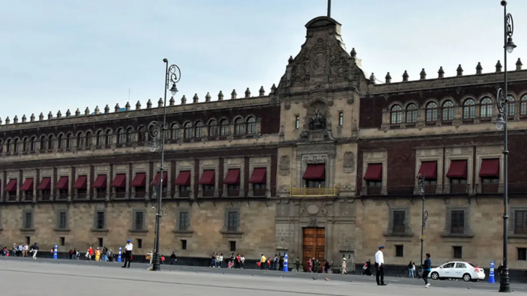 Legisladores de Morena se reunirán este martes con AMLO en Palacio Nacional: reporte