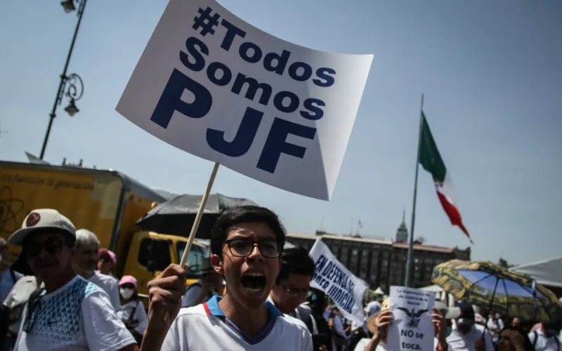 Trabajadores y jueces alistan resistencia a reforma judicial