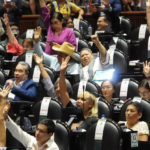 Perredistas se unen a bancada morenista; 4T a un voto de la mayoría calificada en el Senado