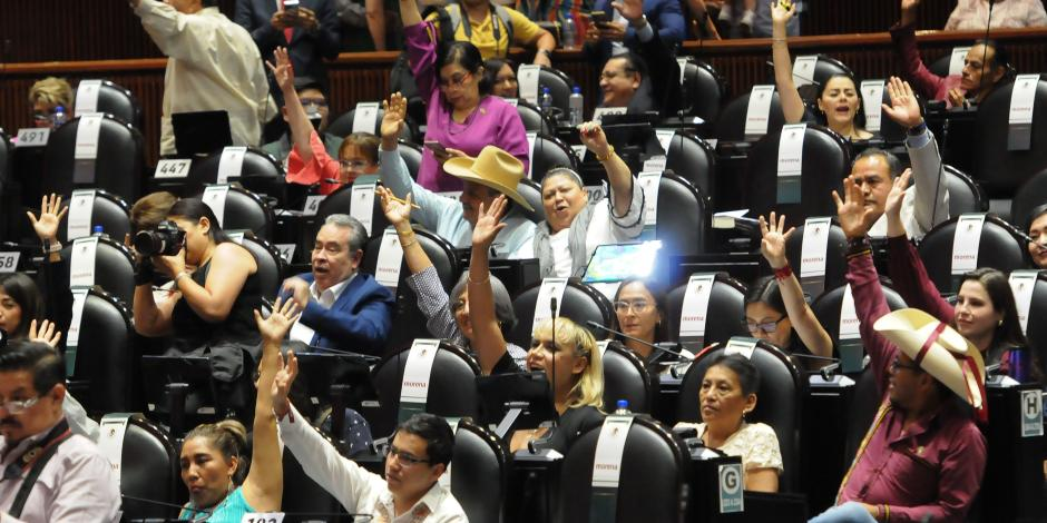 Perredistas se unen a bancada morenista; 4T a un voto de la mayoría calificada en el Senado