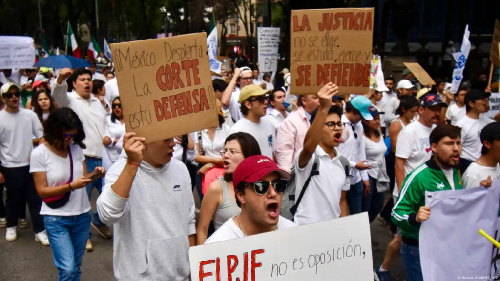 Una juez federal otorga suspensión definitiva contra la reforma judicial en México