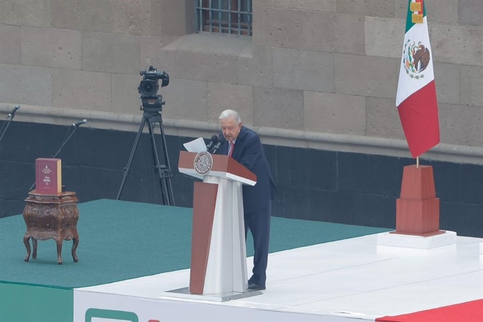 AMLO rinde su último informe de Gobierno con frases inciertas sobre México